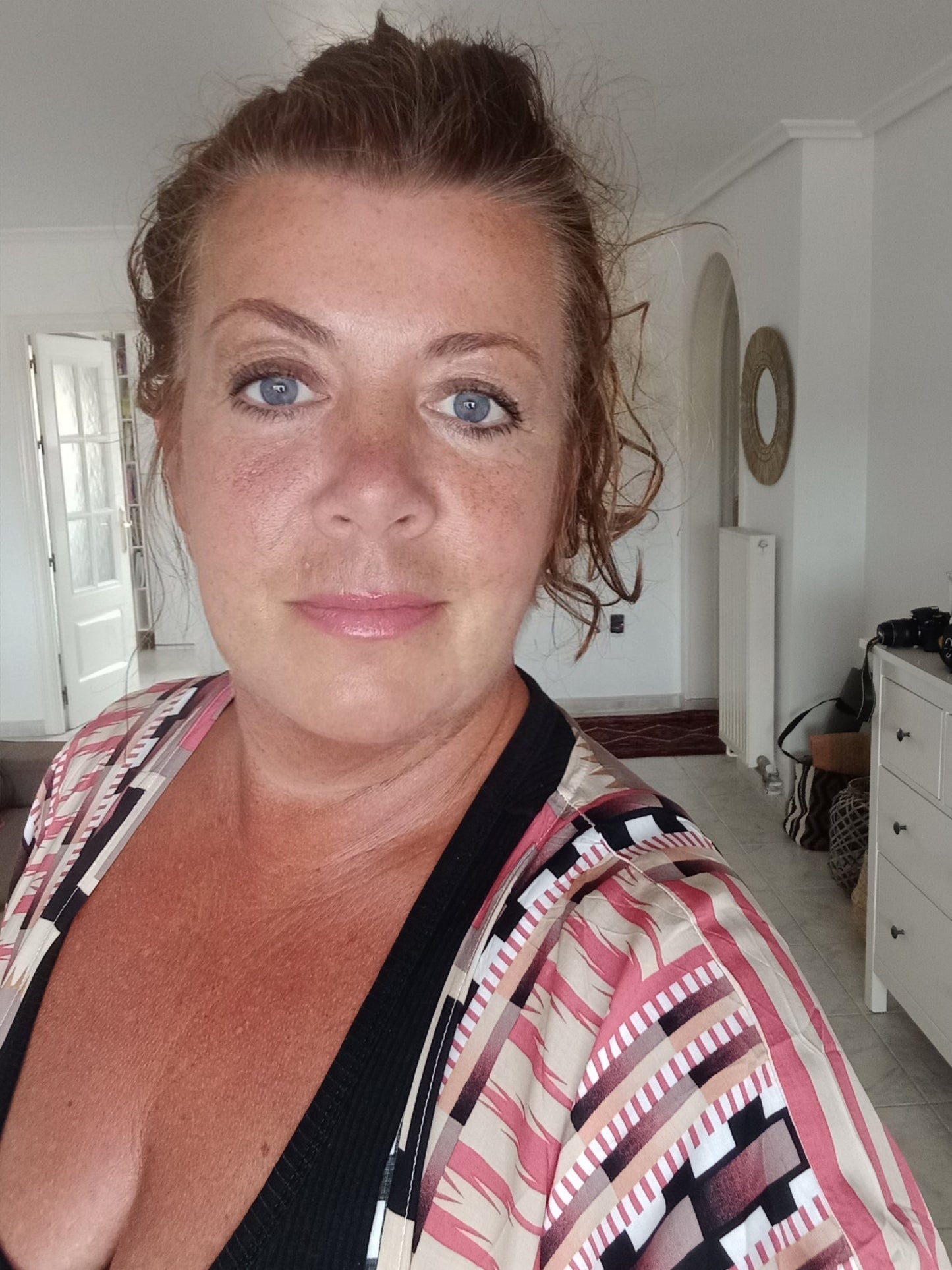 Kimono i bomull – Grafiskt mönster i varma toner